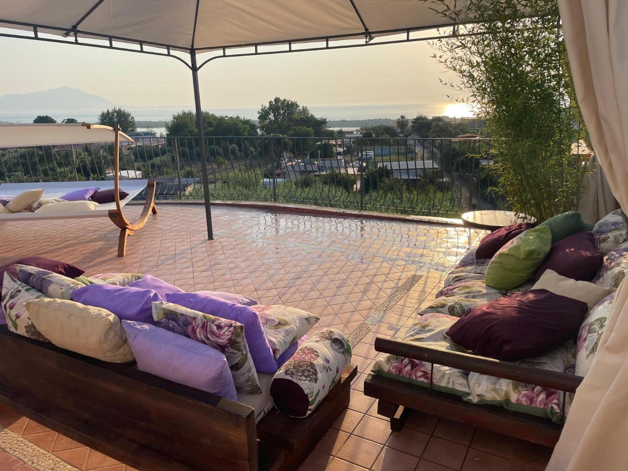 Domus Parva - Villa Con Bio-Piscina, Spa Privata E Appartamenti Panoramici Bacoli Dış mekan fotoğraf